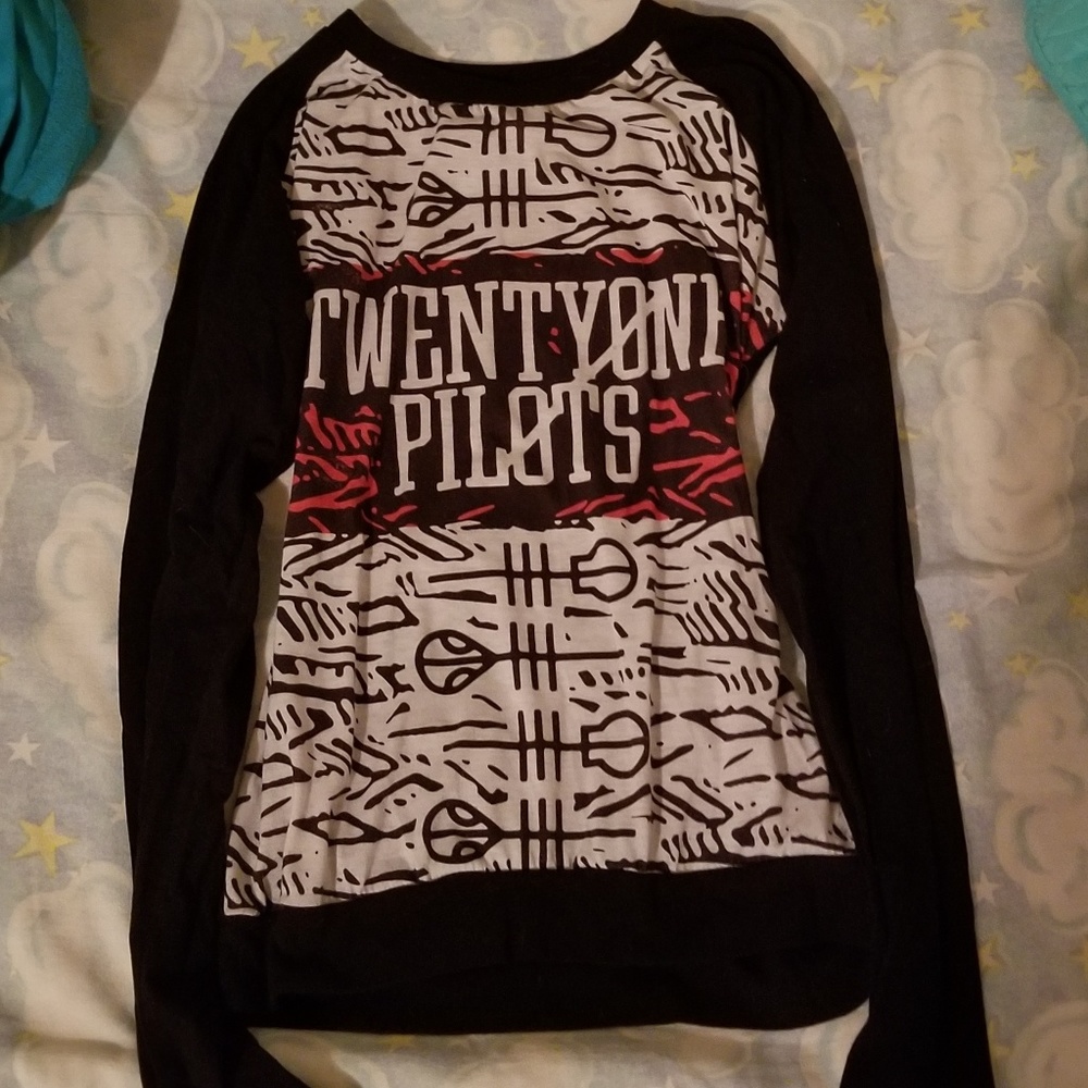 Tøp long sleeve shirt